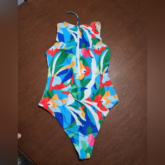 NWOT ... Vibrant Floral One Piece Swimsuit - Picture 5 of 8